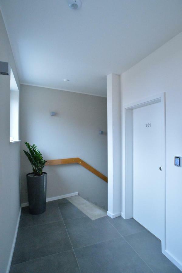 Grey House Apartments โกรสบีเรน ภายนอก รูปภาพ